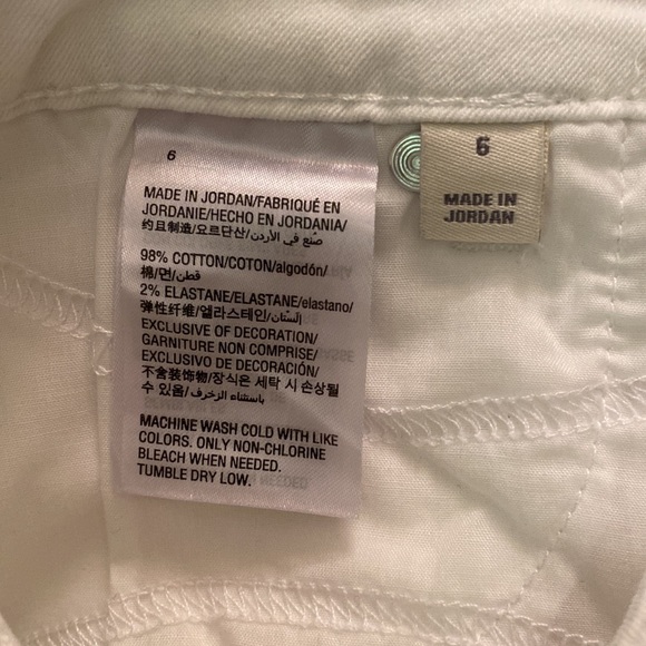 NWOT Woman’s jeans - Picture 3 of 4